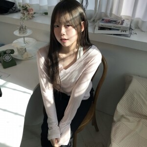 keemy 여리 브이넥 긴팔티